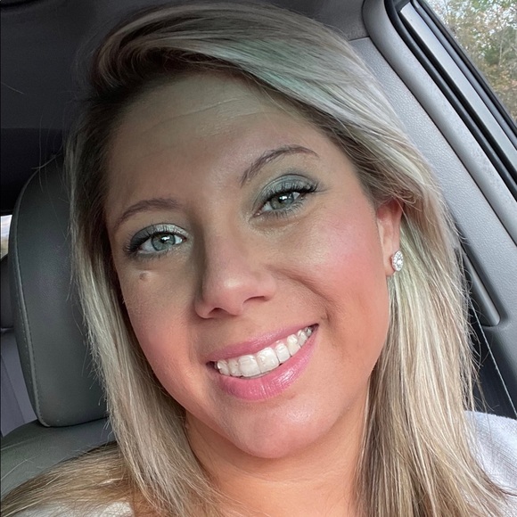 Meet your Posher, Kimberly - Picture 4 of 4